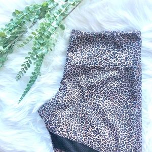 ONZIE animal print high waist crop yoga pants size M/L